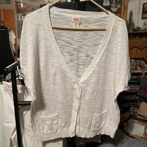 Short sleeve sweaters